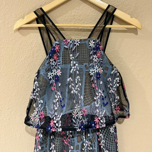 UNBRANDED Women's Floral Vine Embroidered Maxi Sleeveless Overlay Dress Size S - Picture 4 of 15